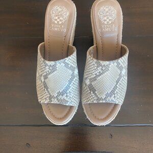 Vince Camuto Women's FAYLA Wedge Sandal, size 9